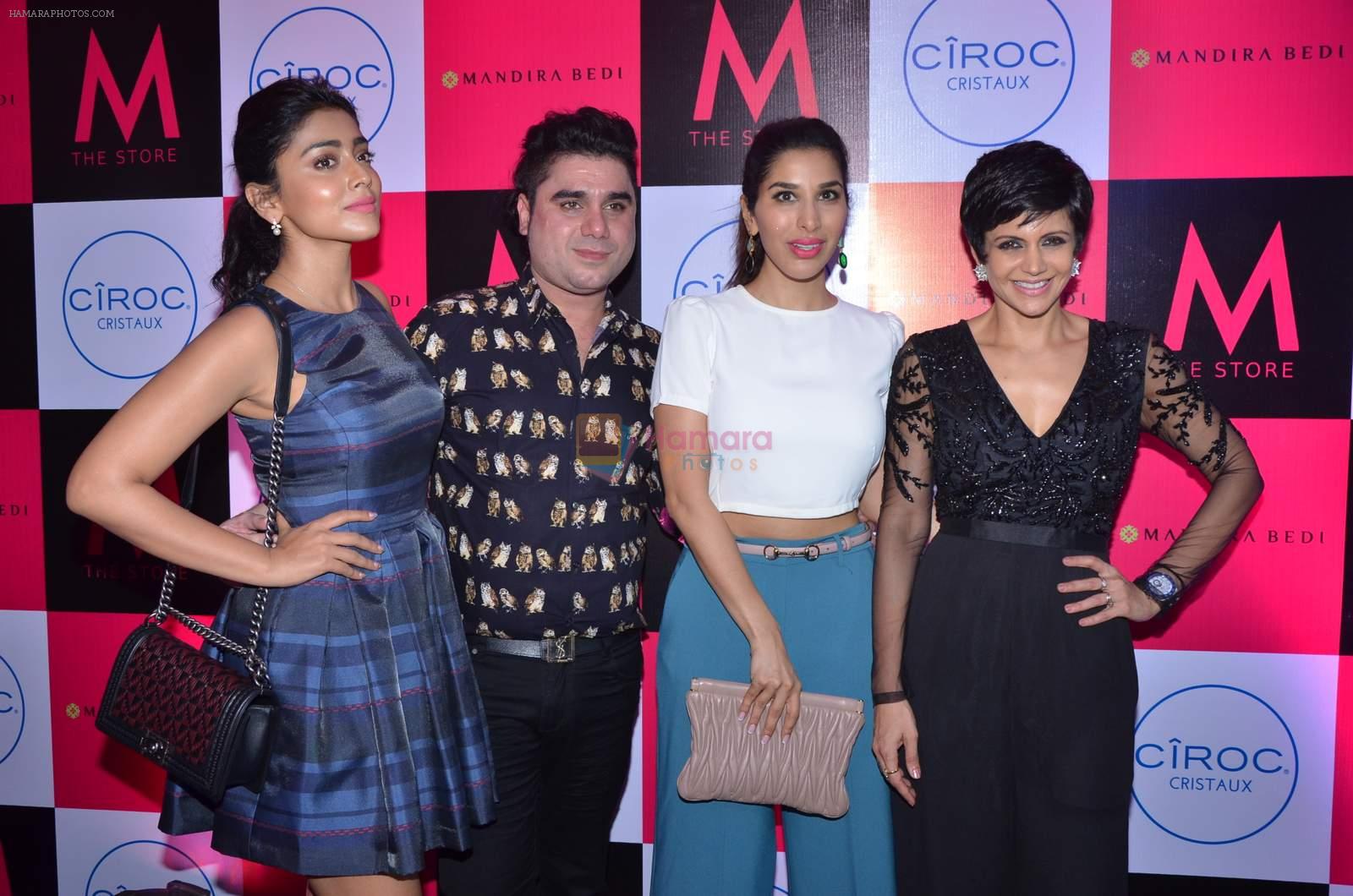 Shriya Saran, Mandira Bedi, Sophie Chaudhary at Mandira Bedi store launch in Mumbai on 15th Oct 2015