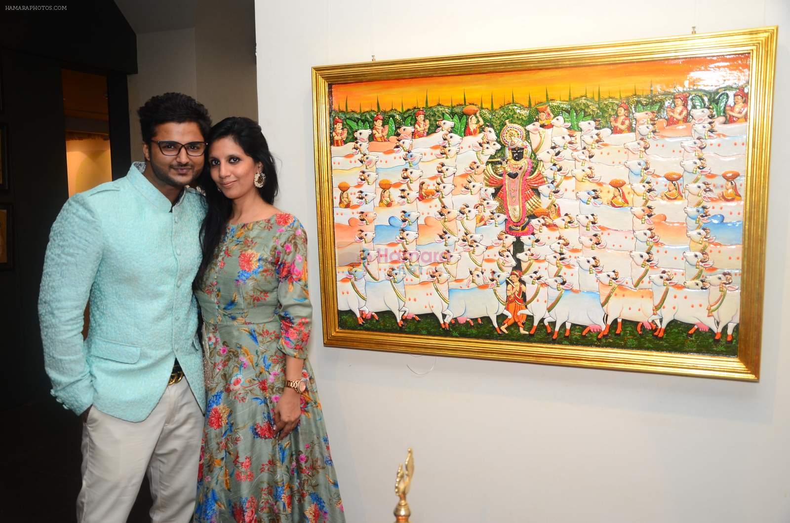at Suvigya Sharma's art exhibition in Nariman Point on 18th Oct 2015
