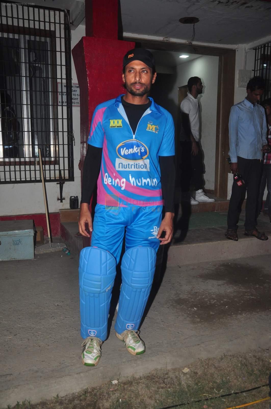 at Sunil Shetty's Mumbai Heroes at Pitch Blue corporate match on 20th Oct 2015