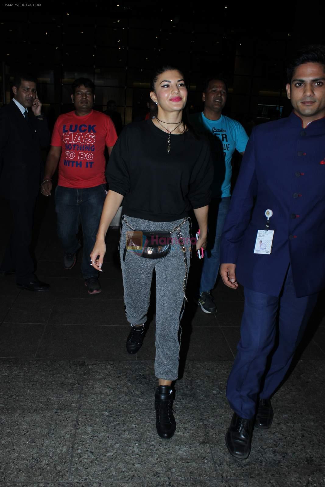 Jacqueline Fernandez snapped at airport on 21st Oct 2015