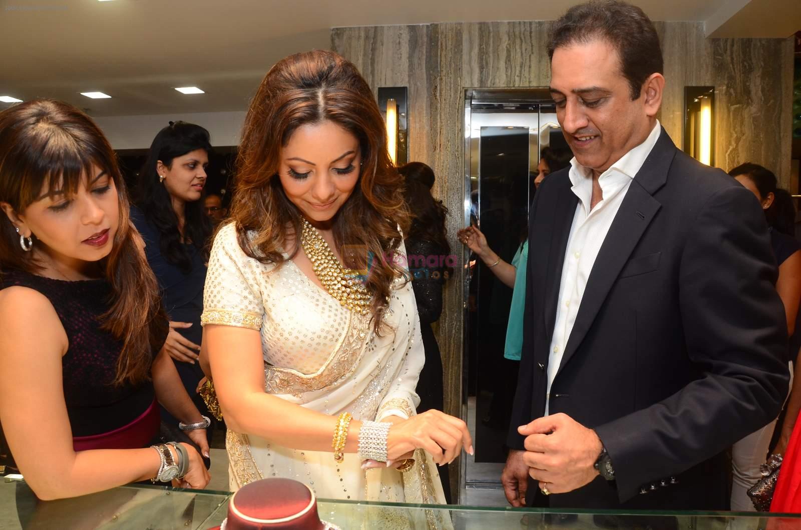 Gauri KHan at Mahesh Notandas store for festive collection launch on 23rd Oct 2015