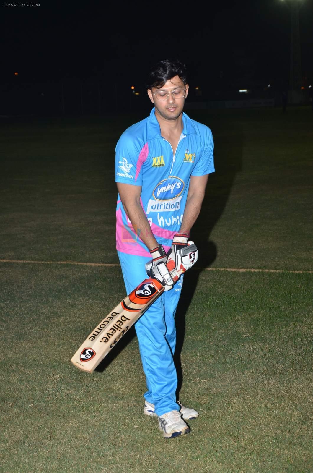 Vatsal Seth at Mumbai Heroes corporate cricket match in Santacruz on 26th Oct 2015