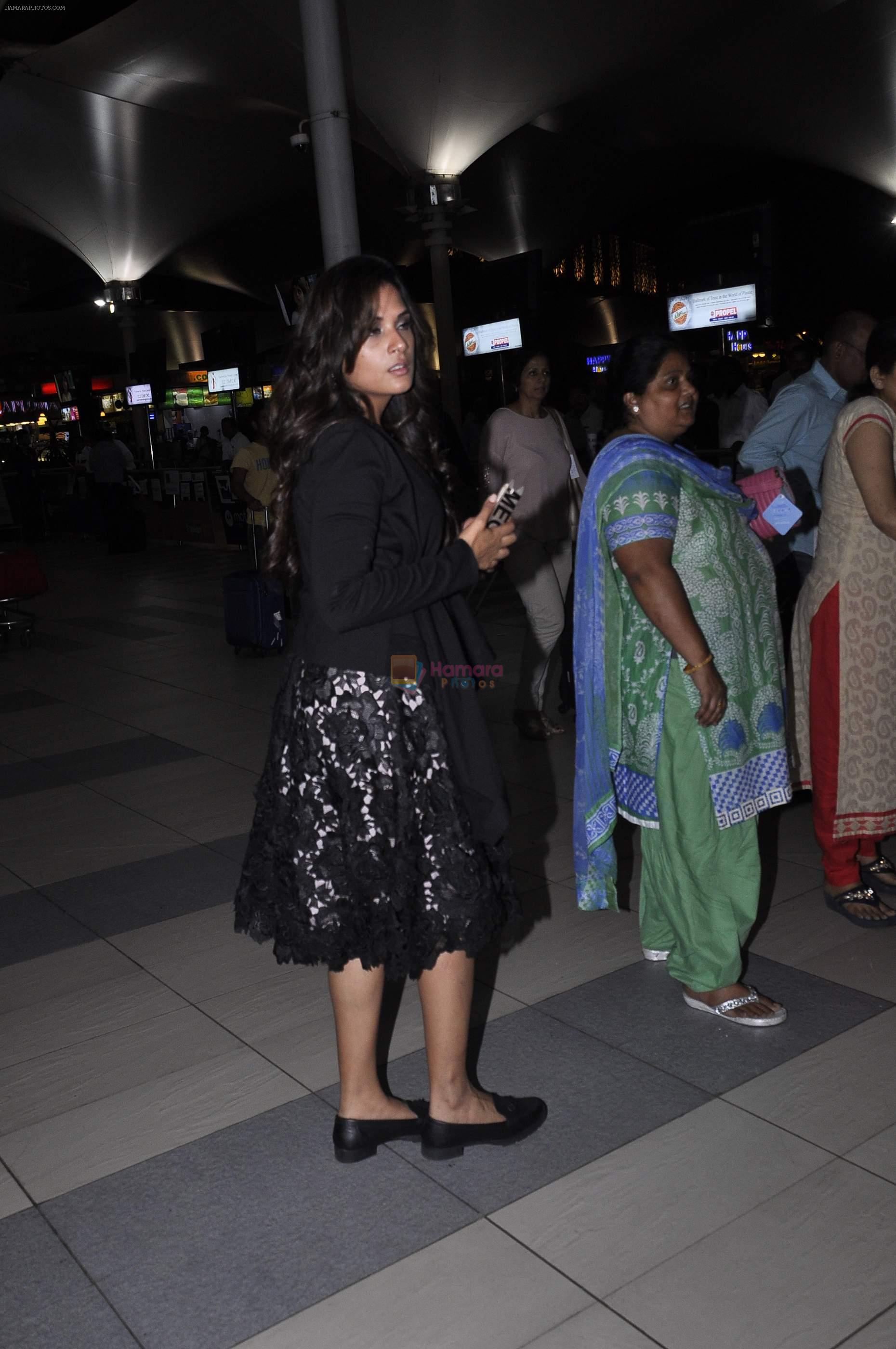 Richa Chadda at the Airport after promoting Main Aur Charles on 27th Oct 2015