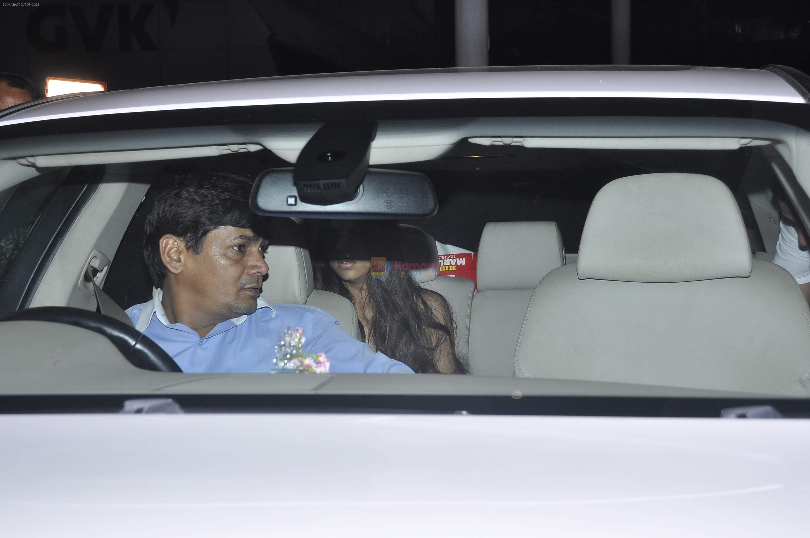 Suhana and ABRam snapped at the airport on 27th Oct 2015