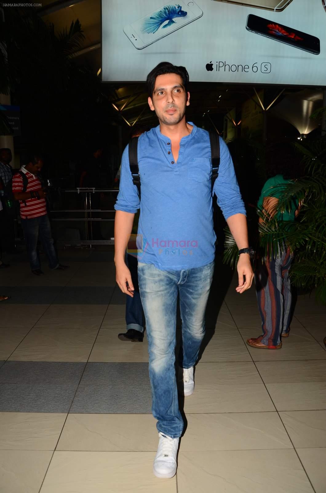 Zayed Khan snapped at airport on 28th Oct 2015
