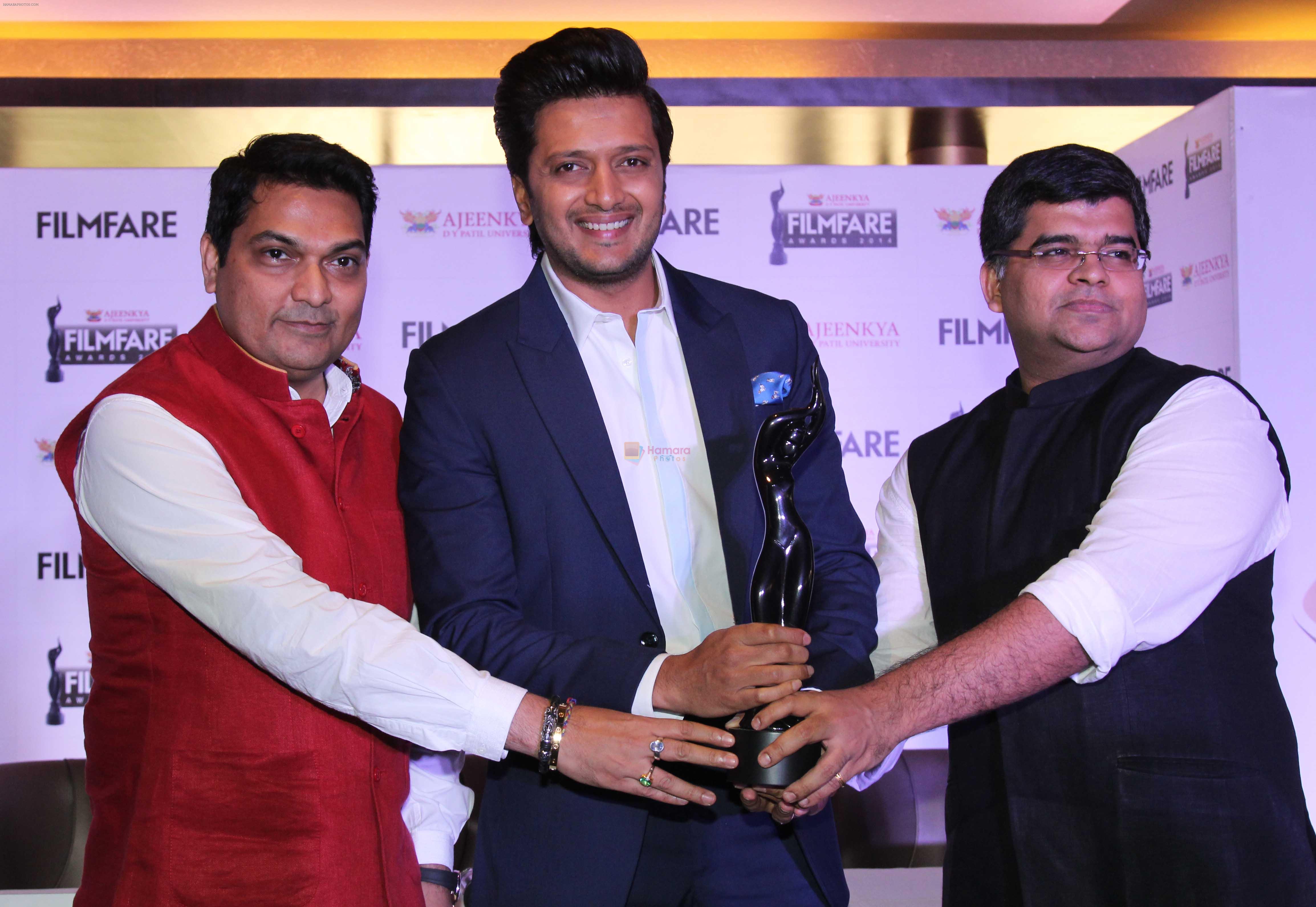 Dr. Ajeenkya DY Patil, Riteish Deshmukh & Jitesh Pillaai at the Launch PC of _Ajeenkya DY Patil University Filmfare Awards 2014_