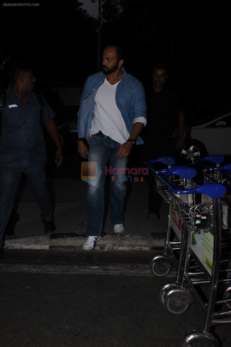 Rohit Shetty snapped at the airport on 30th Oct 2015