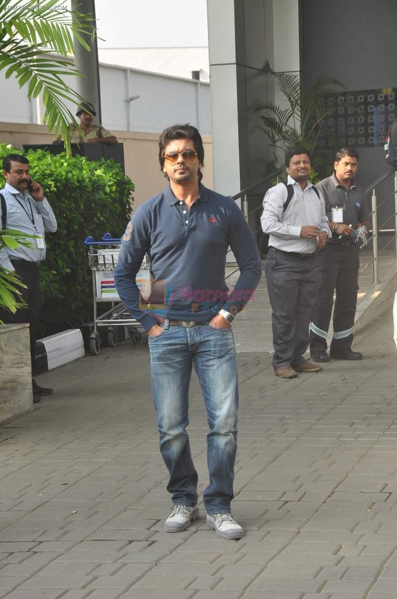 Nikhil Dwivedi snapped at the airport on 30th Oct 2015