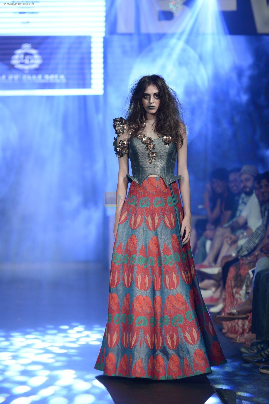 Model walk the ramp for Lalit Dalmia Show on day 2 of Gionee India Beach Fashion Week on 30th Oct 2015
