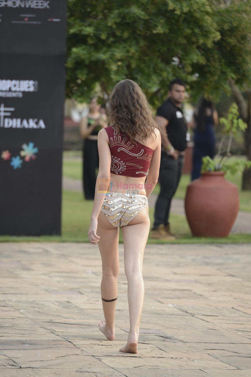 Model walk the ramp for Rina Dhaka Show on day 2 of Gionee India Beach Fashion Week on 30th Oct 2015