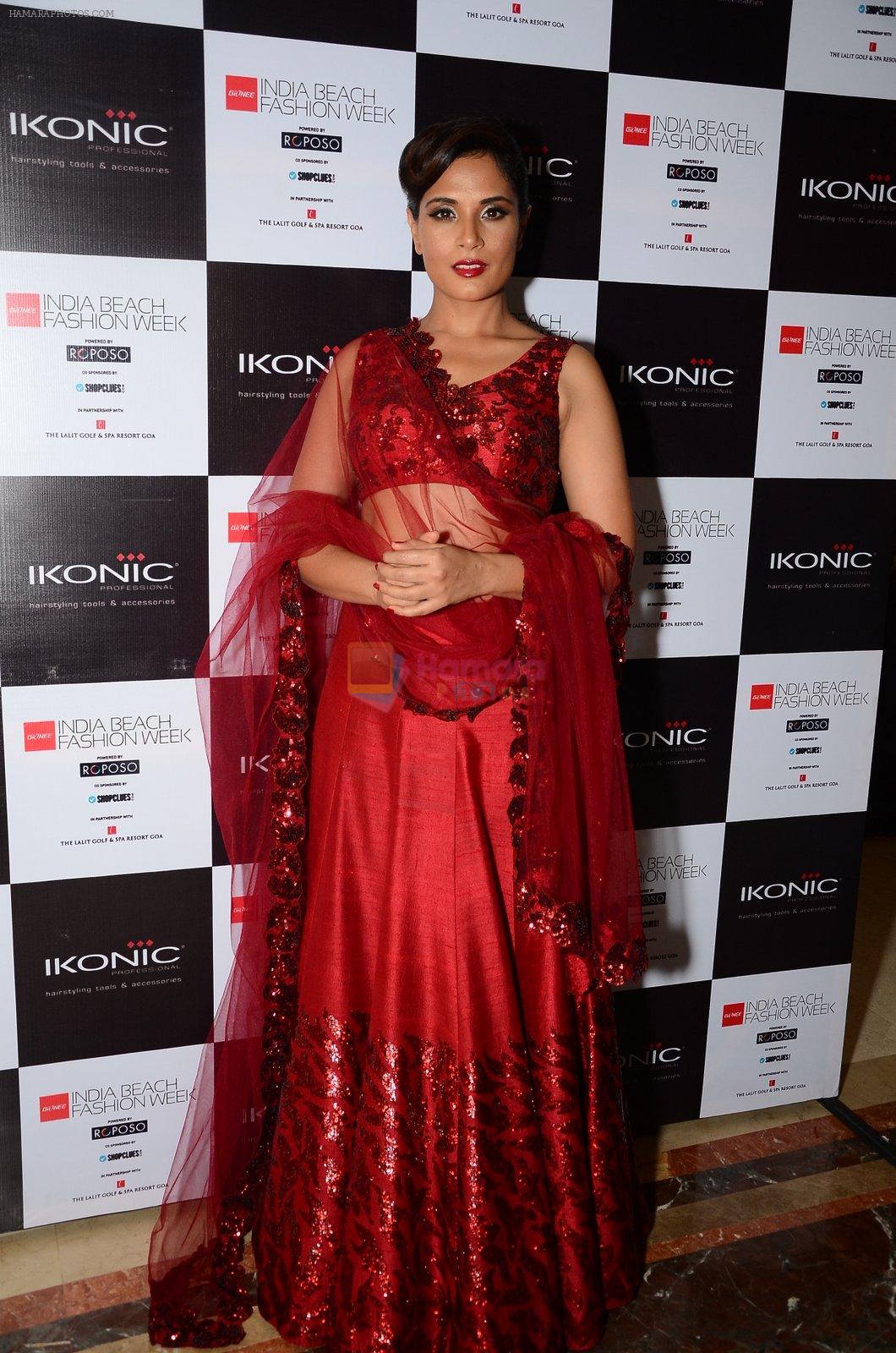 Richa Chadda at Mayyur Girrotra Show on day 2 of Gionee India Beach Fashion Week on 30th Oct 2015