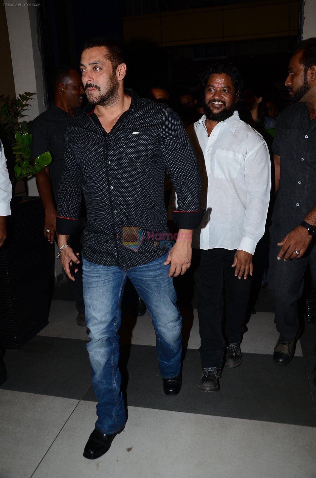 Salman Khan snapped in Bandra east on 3rd Nov 2015