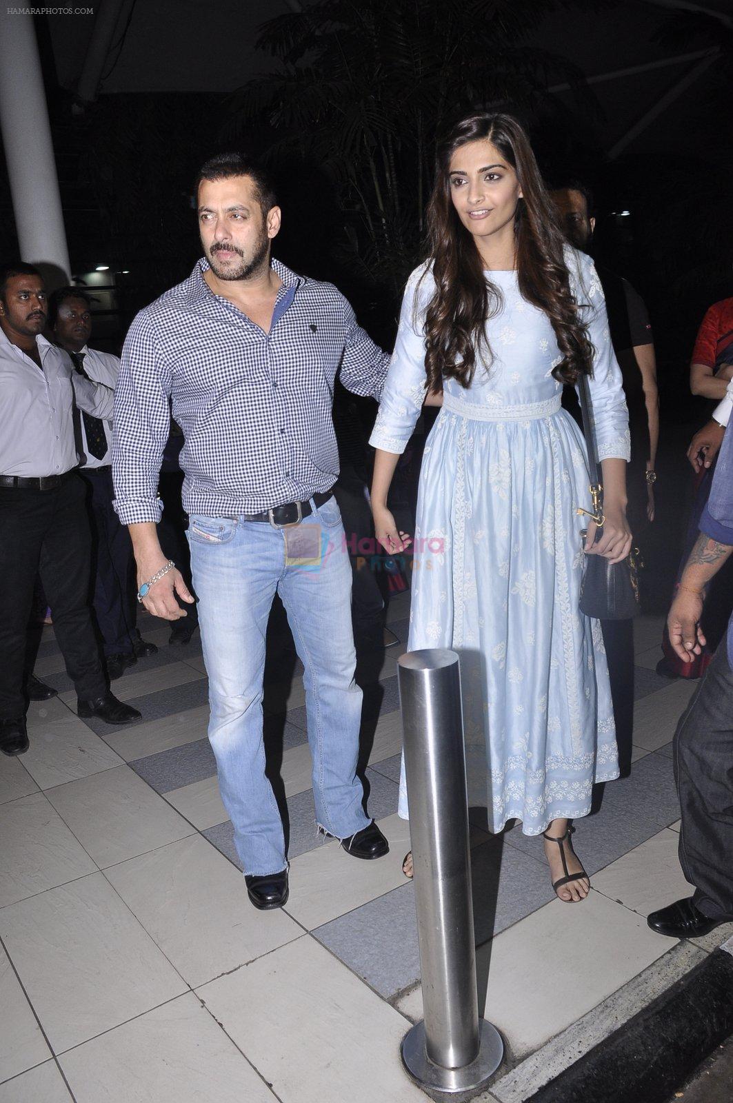 Salman Khan and Sonam Kapoor returns from Delhi on 4th Nov 2015