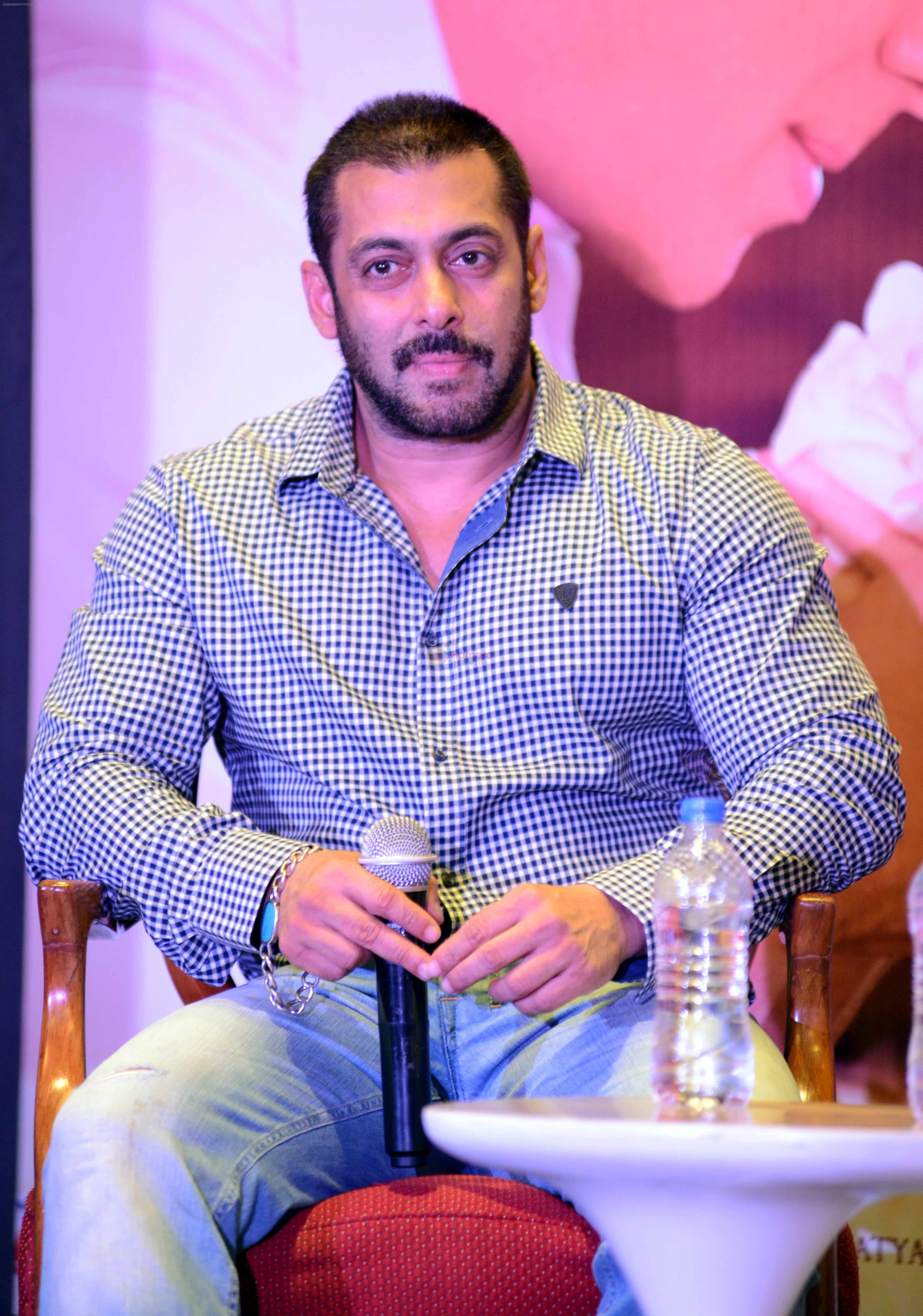 Salman Khan at the Press Conference Prem Ratan Dhan Payo in Le Meridan new delhi on 4th Nov 2015