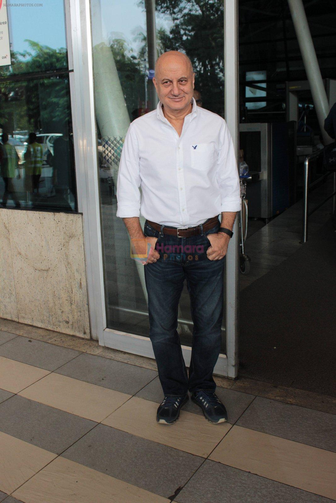 Anupam Kher snapped at airport on 4th Nov 2015