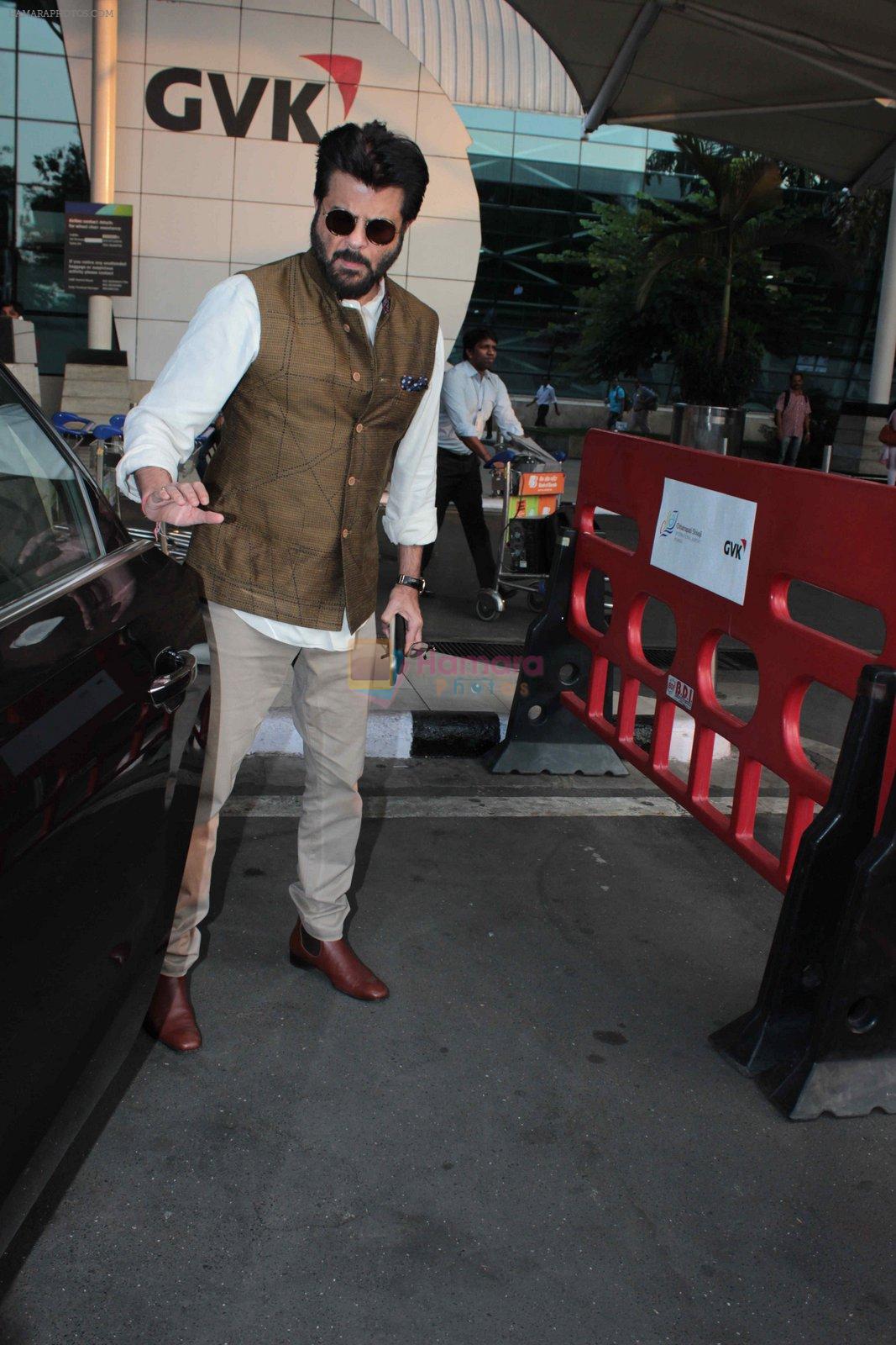 Anil Kapoor snapped at airport on 7th Nov 2015