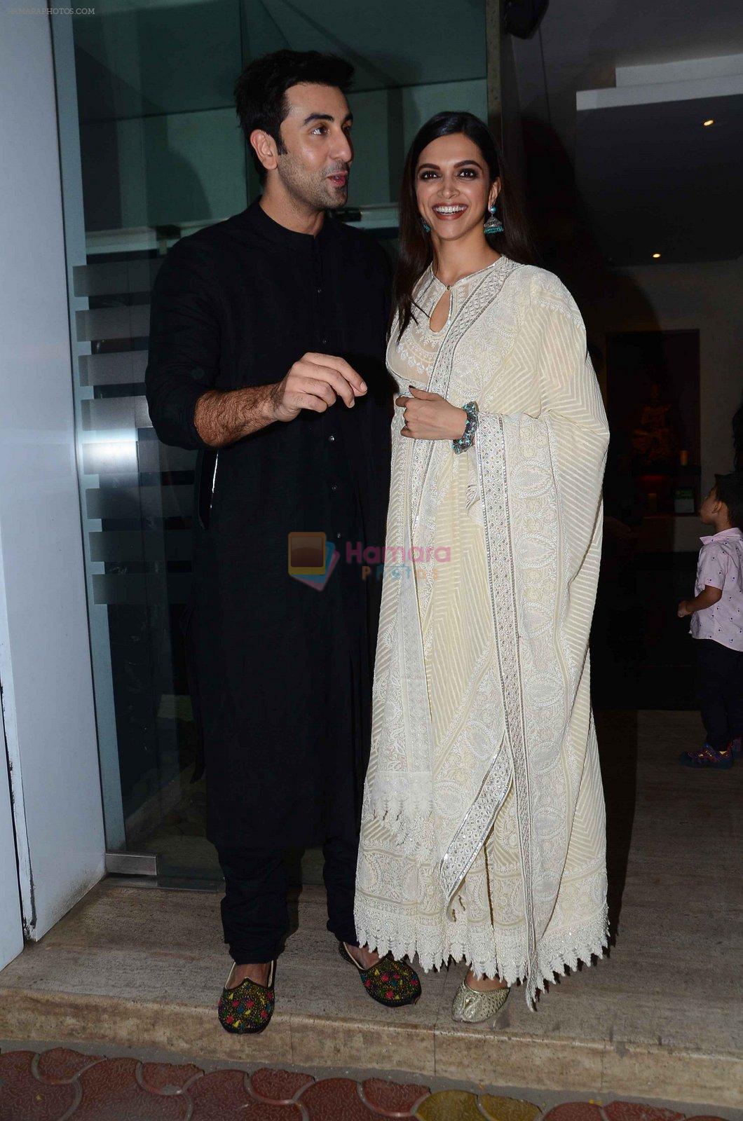Deepika Padukone, Ranbir Kapoor at Tamasha star cast dinner on 7th Nov 2015