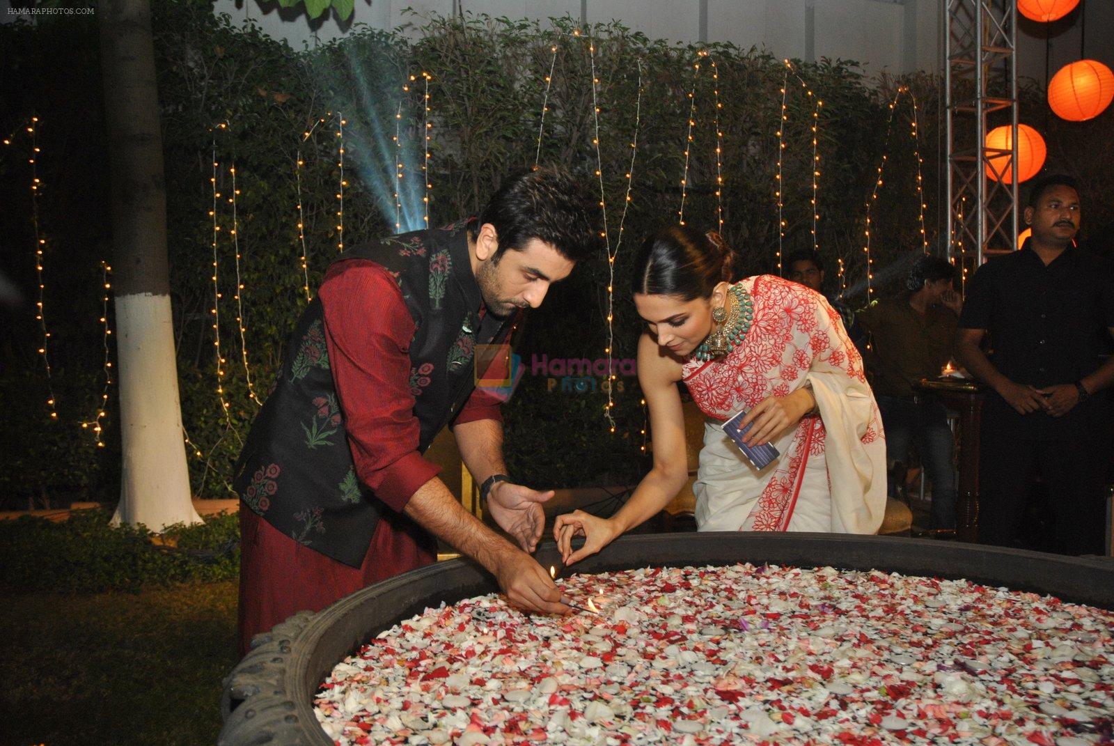 Ranbir Kapoor & Deepika Padukone celebrate Diwali on 11th Nov 2015