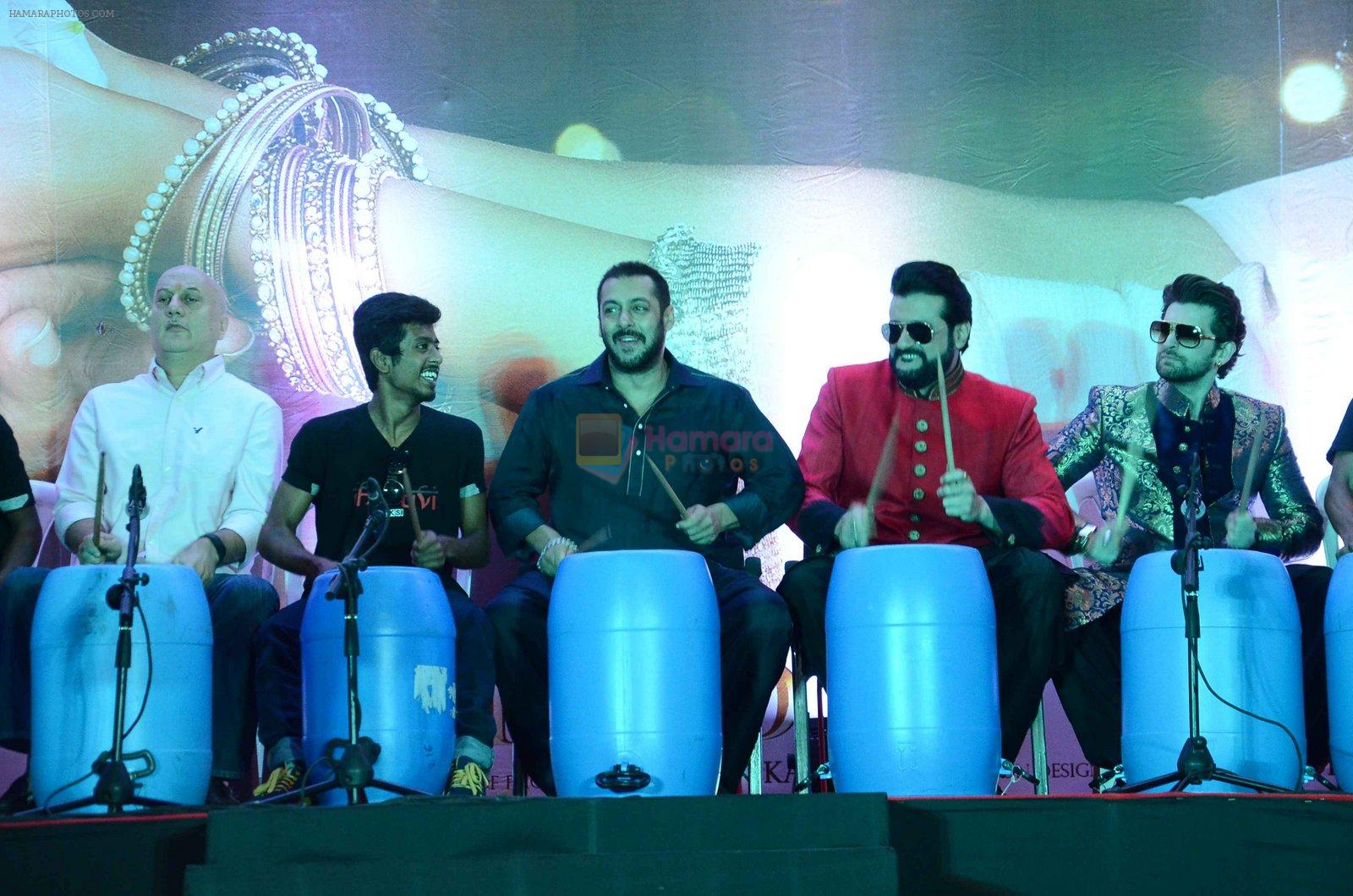 Neil Mukesh, Anupam Kher, Salman Khan, Armaan Kohli at prem ratan dhan payo dharavi Band on 11th Nov 2015