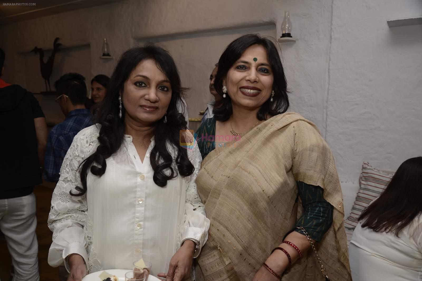 rajlaxmi rao and abha singh at Poonam Soni's bdy bash on 15th Nov 2015