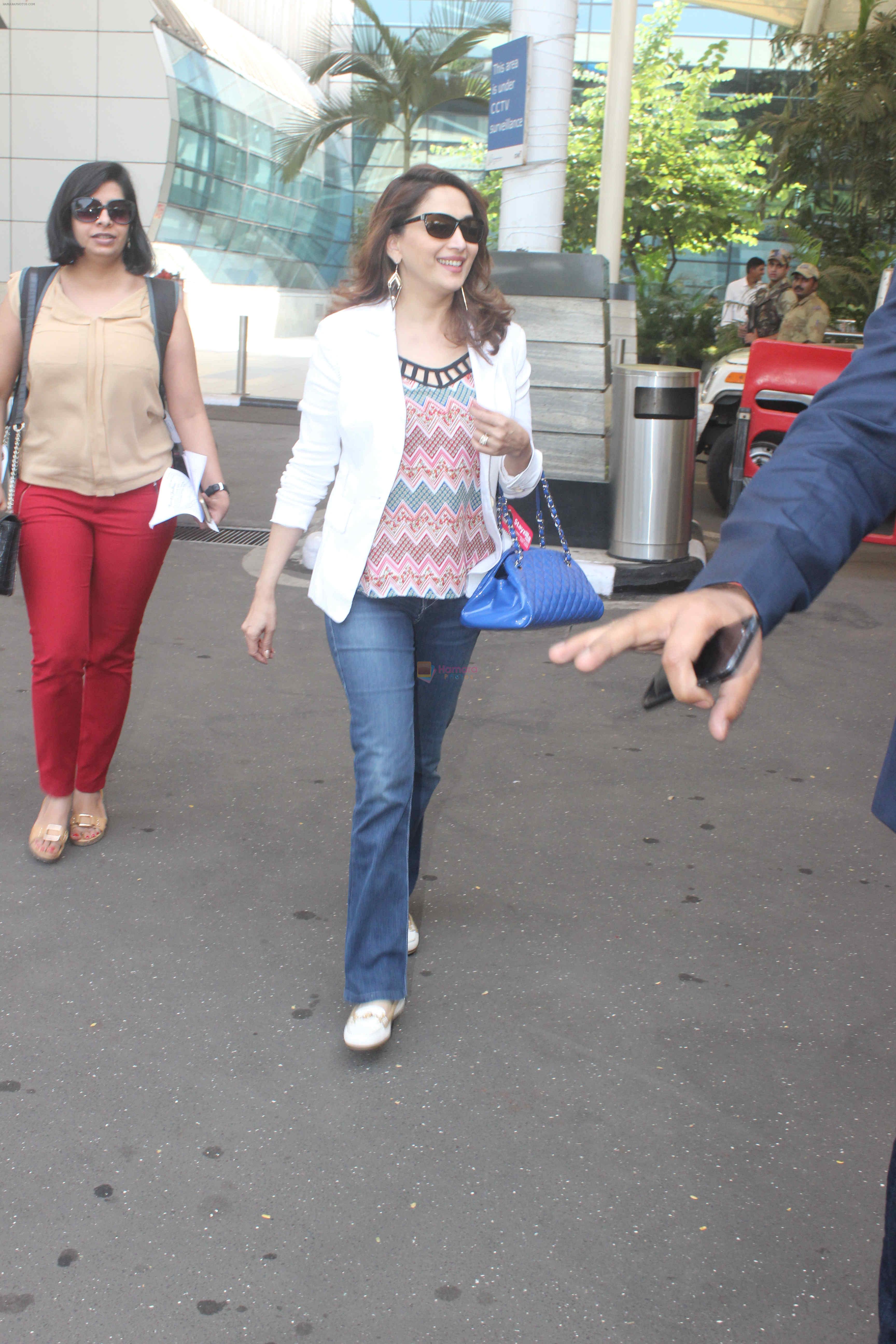 Madhuri Dixit snapped at airport on 14th Nov 2015