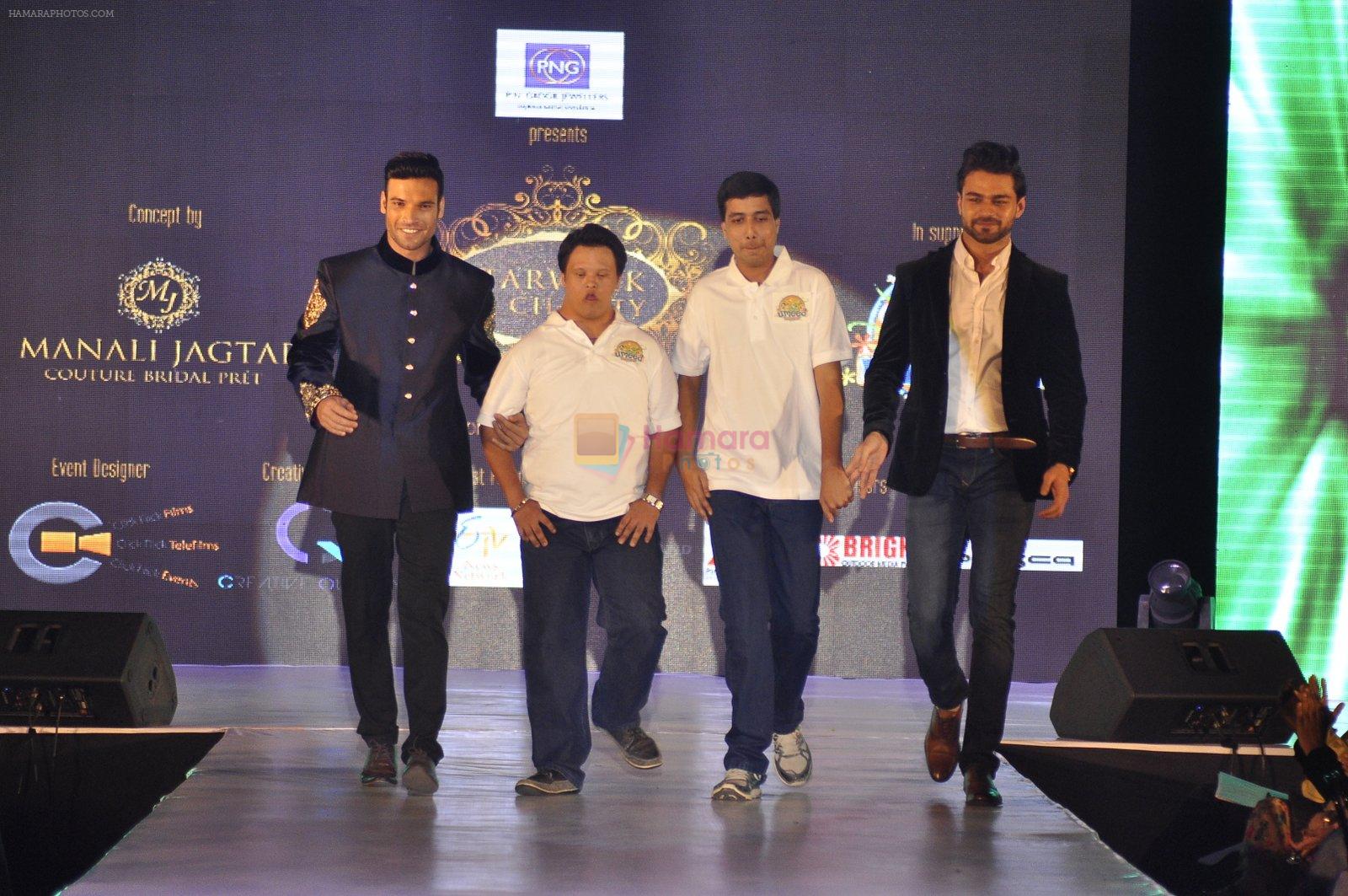 Model walk the ramp for Manali Jagtap Show on 15th Nov 2015