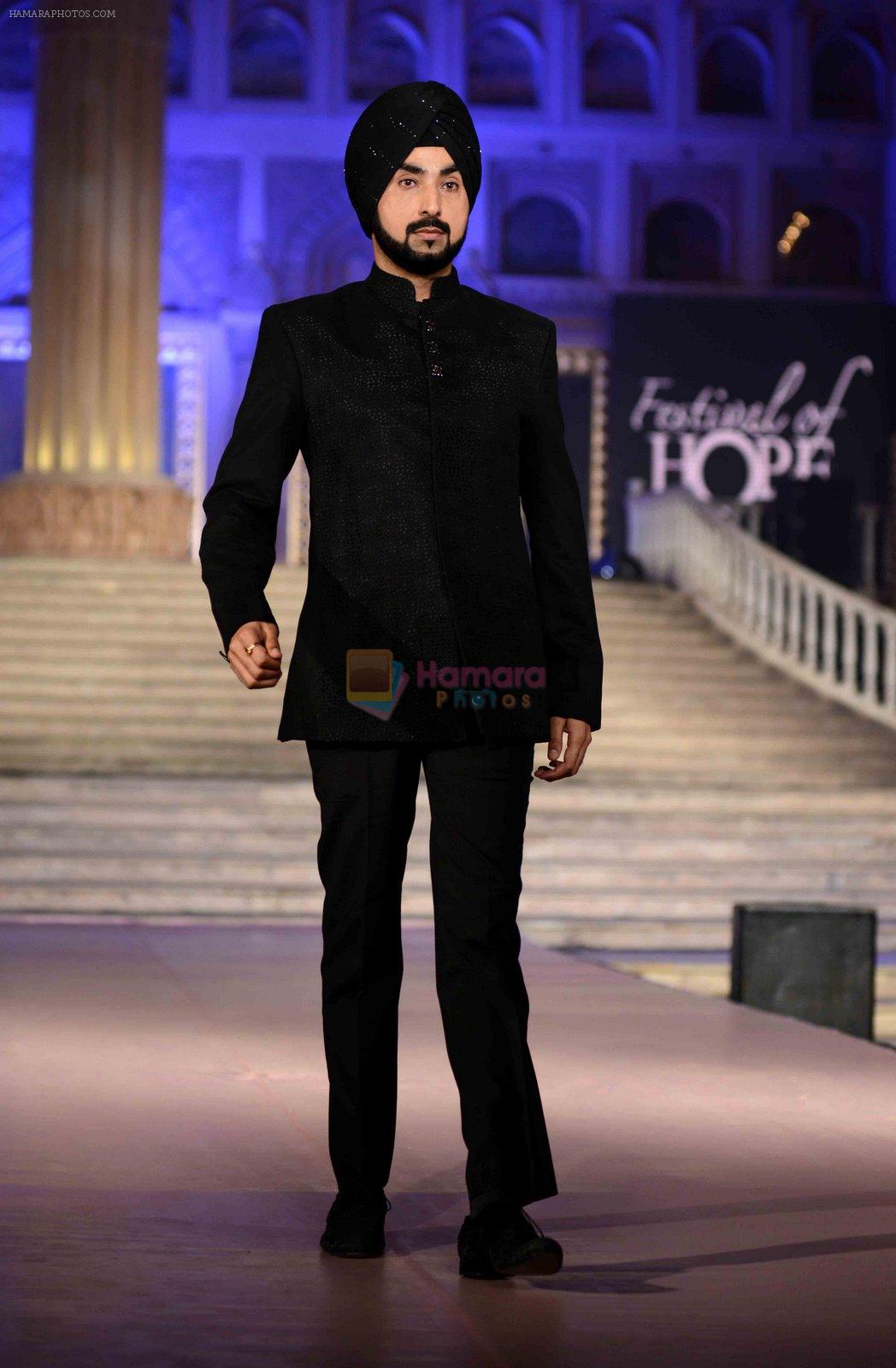 Manoviraj Khosla show at Cancer Society of Hope fashion show in Delhi on 15th Nov 2015