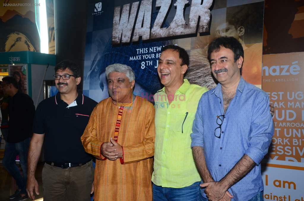 Javed Akhtar, Vidhu Vinod Chopra, Rajkumar Hirani at Wazir trailor launch on 17th Nov 2015