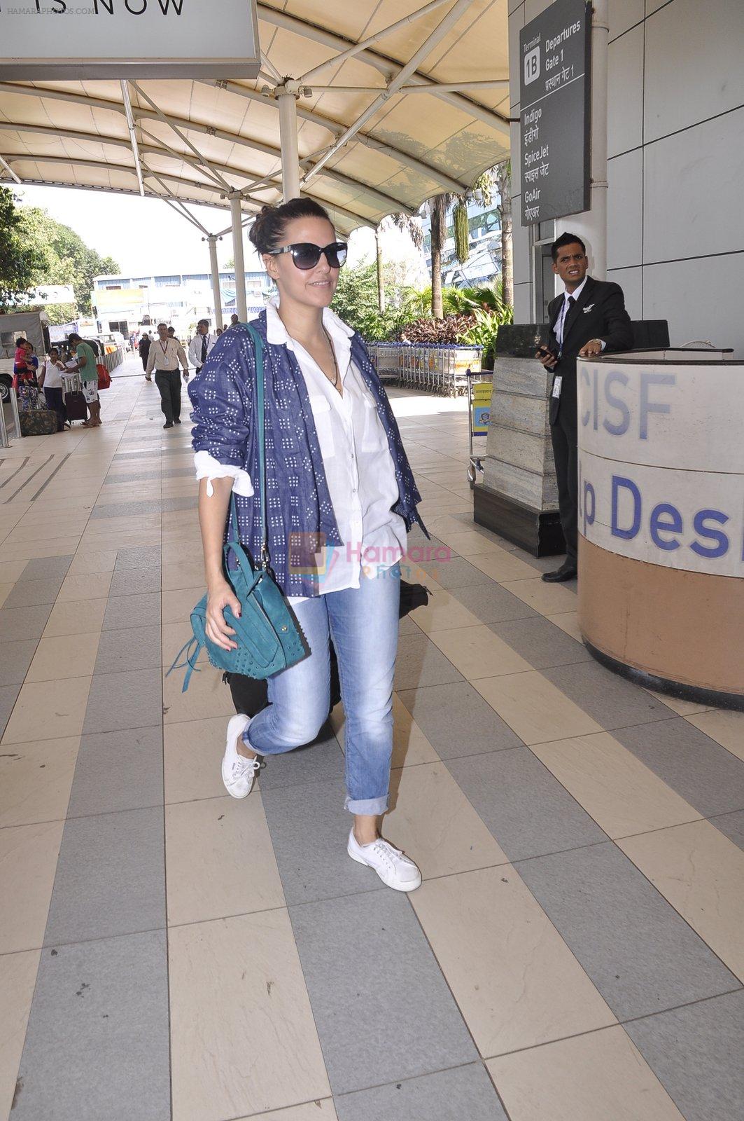 Neha Dhupia snapped at the airport on 18th Nov 2015
