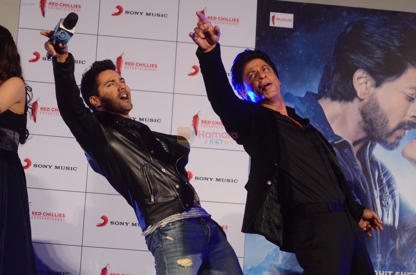 Shahrukh Khan, Varun Dhawan at Dilwale song launch in Mumbai on 18th Nov 2015