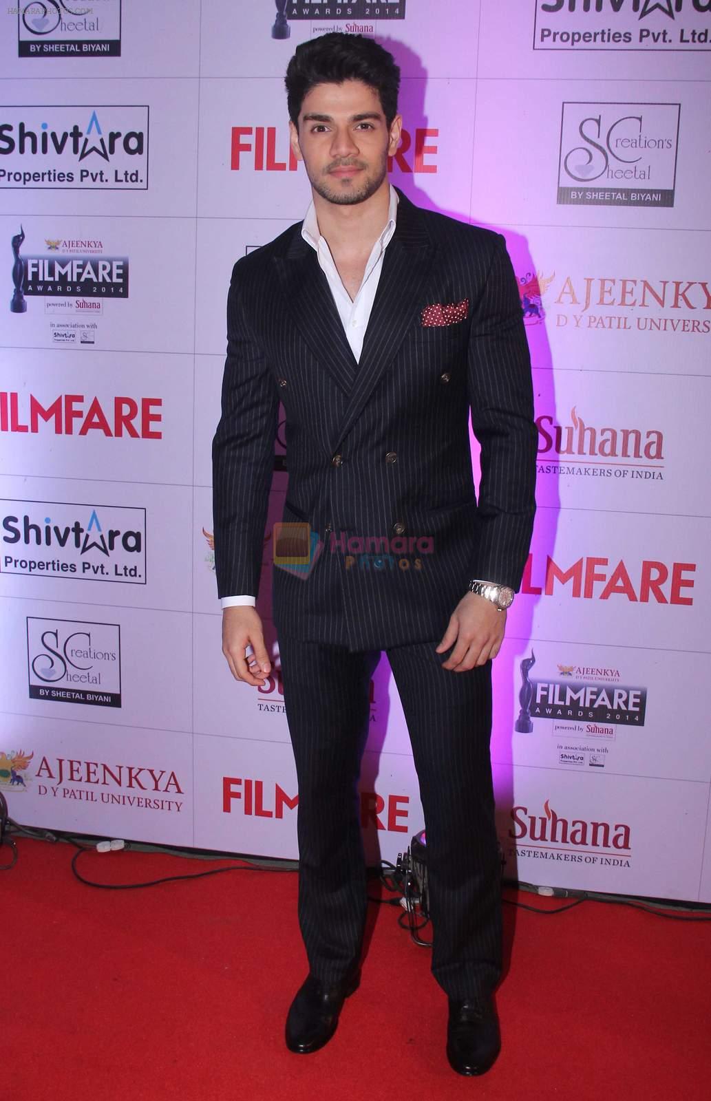 Sooraj Pancholi at the Red Carpet of _Ajeenkya DY Patil University Filmfare Awards