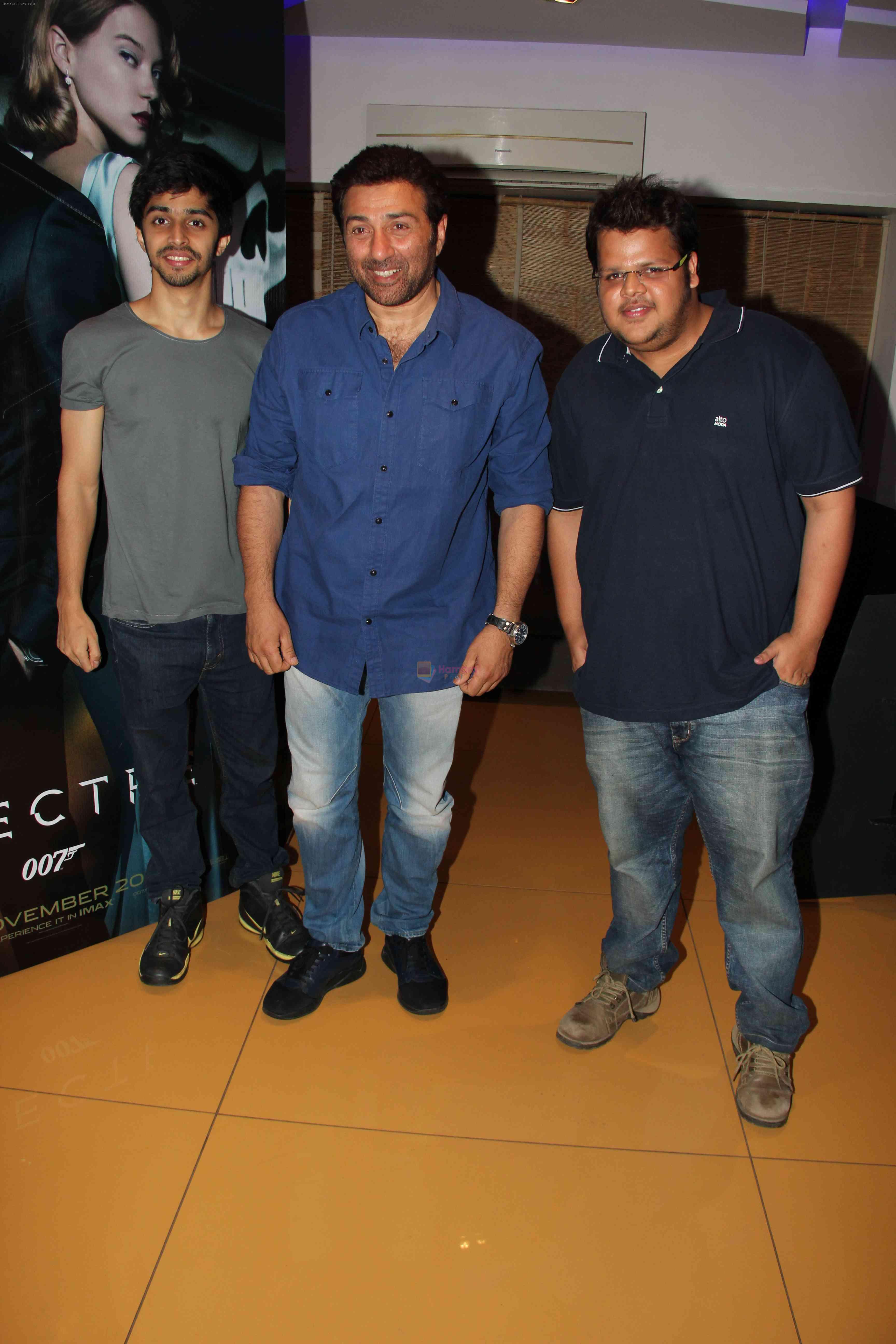Sunny Deol with Shivam Patil and rishabh Arora have a fun action night out with James Bond SPECTRE on 22nd Nov 2015