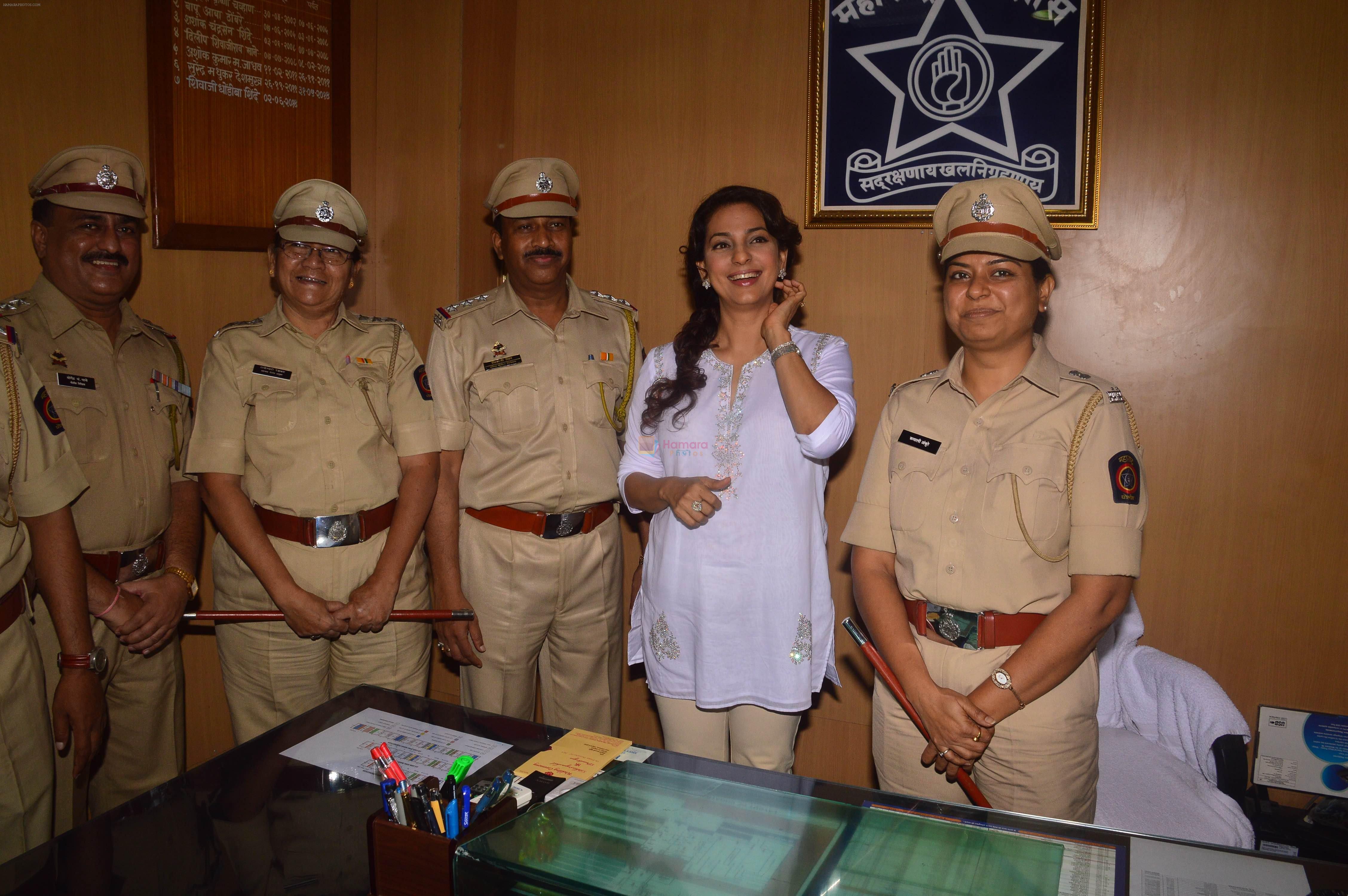 Juhi chawla at blood donation camp on 26th Nov 2015