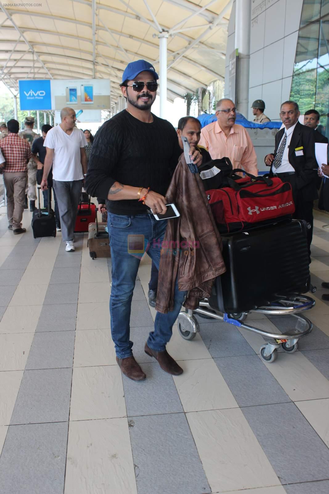 Sreesanth snapped at airport on 28th Nov 2015