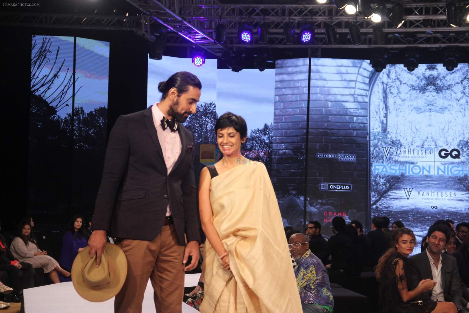 Kunal Kapoor walks for Van Heusen show on 1st Dec 2015