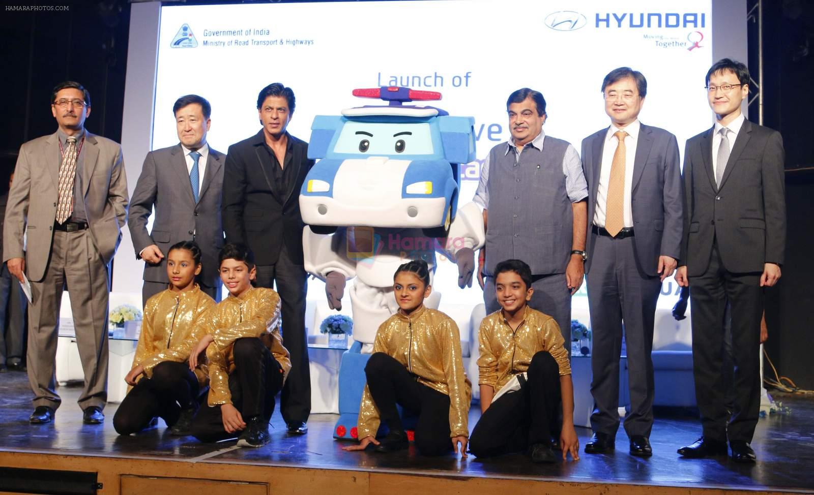 Shahrukh Khan at Hyundai safety week event in Delhi on 1st Dec 2015