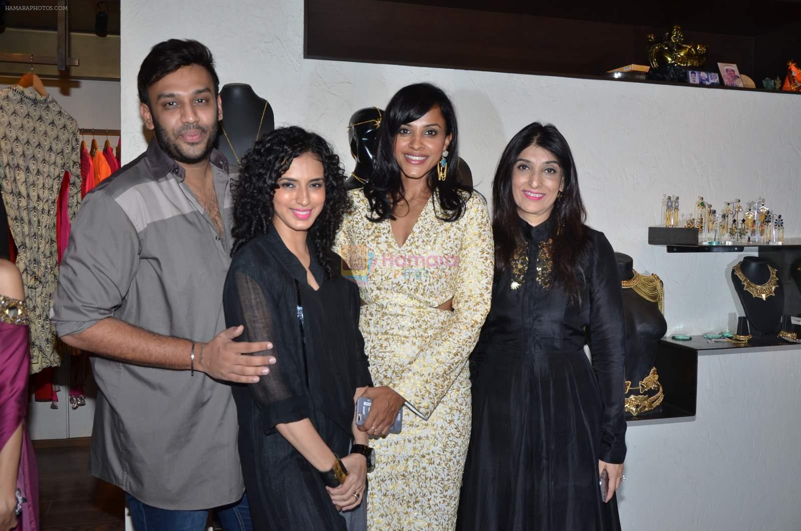 Manasi Scott at Atosa launches new collection on 2nd Dec 2015