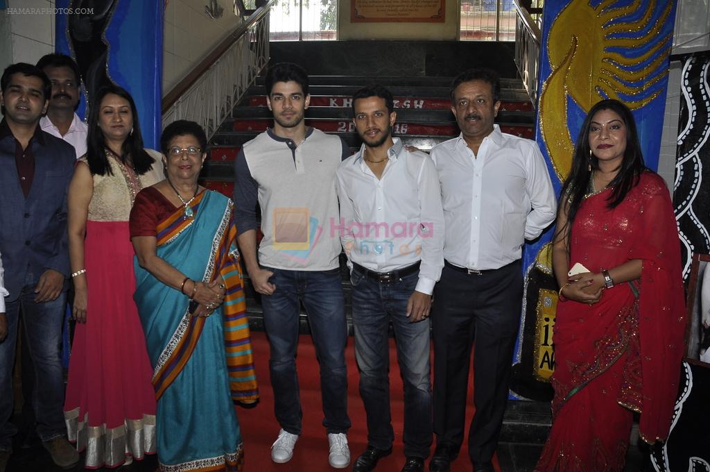 Sooraj Pancholi at a college in Chandivli on 3rd Dec 2015