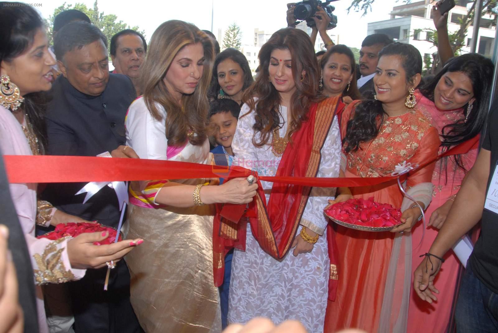 Dimple Kapadia, Twinkle Khanna inaugurates RANKA jewelllers 10th showroom at Baner , Pune on 3rd Dec 2015