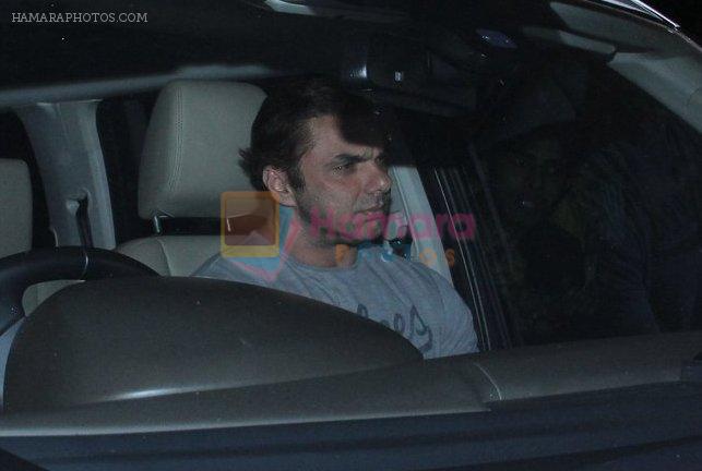 Sohail Khan snapped at Salman's Residence in galaxy on 10th Dec 2015