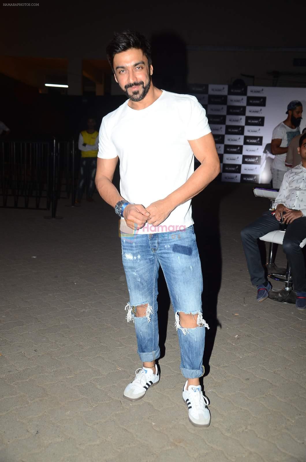 Aashish Chaudhary snapped at Mehboob on 12th Dec 2015