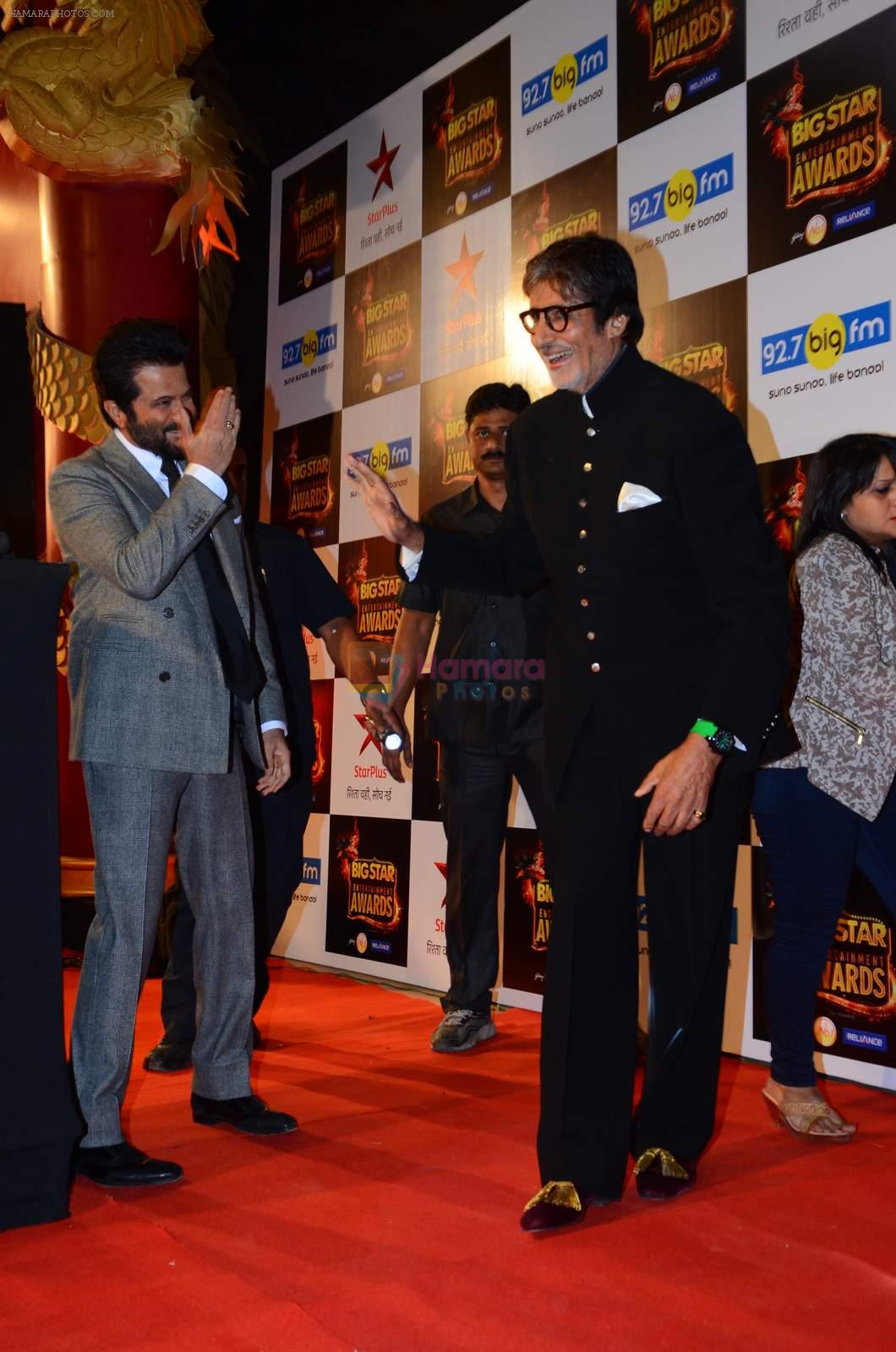 Amitabh Bachchan, Anil Kapoor at Big Star Awards in Mumbai on 13th Dec 2015