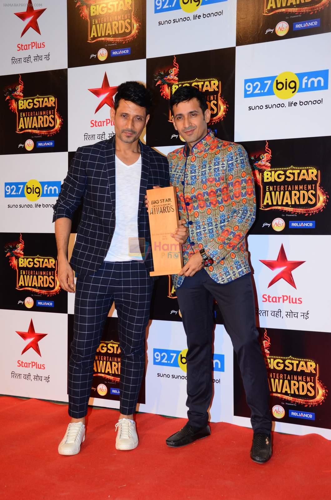 Manmeet and Harmeet Gulzar at Big Star Awards in Mumbai on 13th Dec 2015