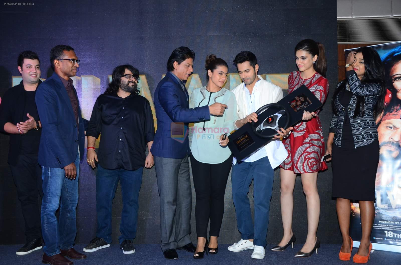 Kriti Sanon, Varun Dhawan, Kajol, Shahrukh Khan, Pritam Chakraborty at Dilwale music celebrations by Sony Music on 14th Dec 2015