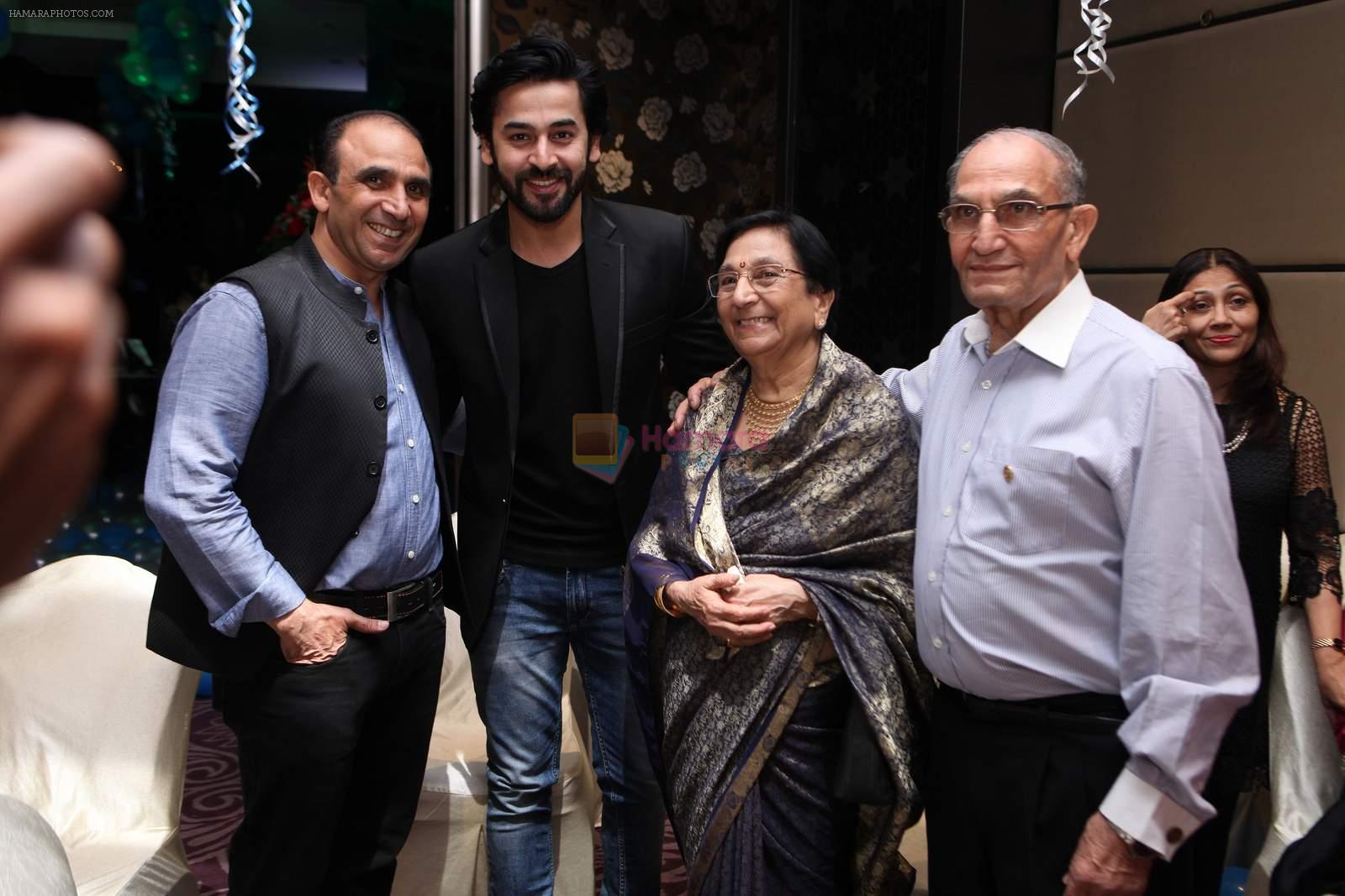 Bikramjeet with shashank Vyas &Bikramjeet parents at Bikramjeet's bday bash for mom on 14th Dec 2015