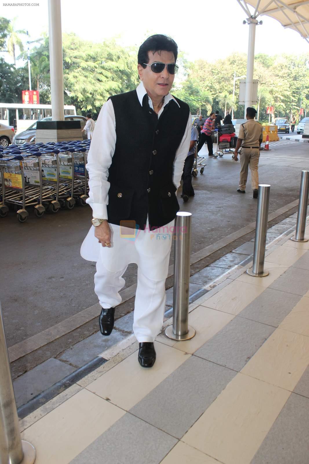 Jeetendra snapped at airport on 14th Dec 2015