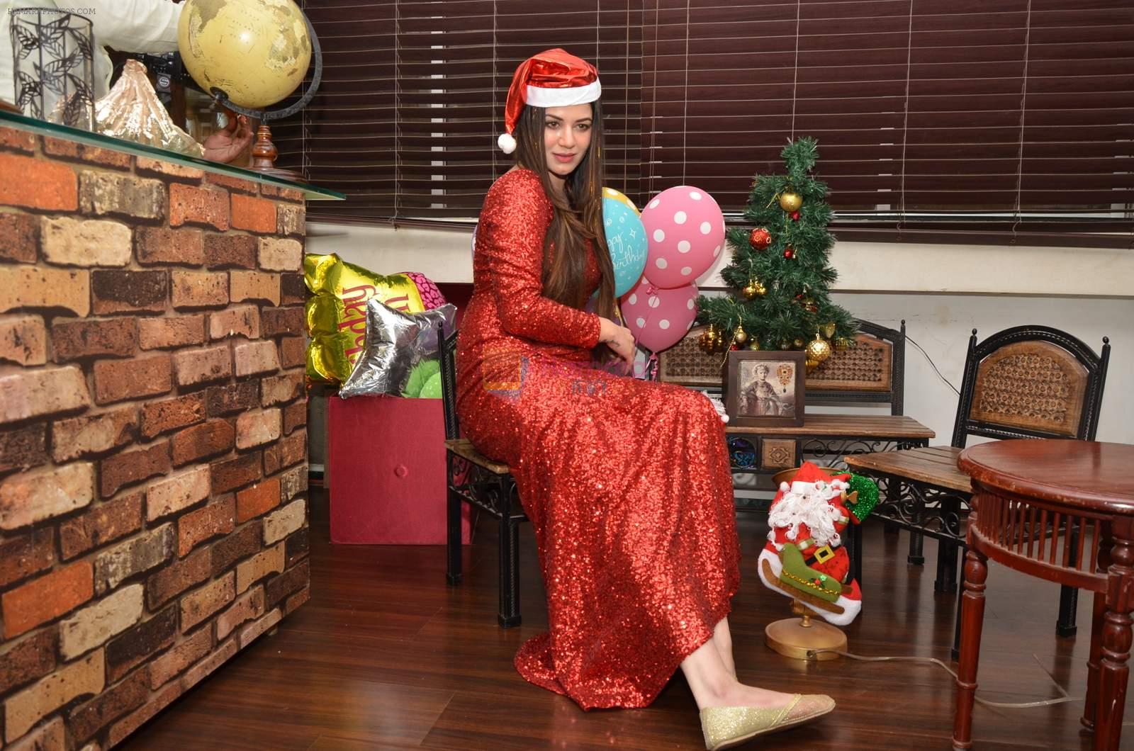 Kainaat Arora at Christmas shoot on 16th Dec 2015