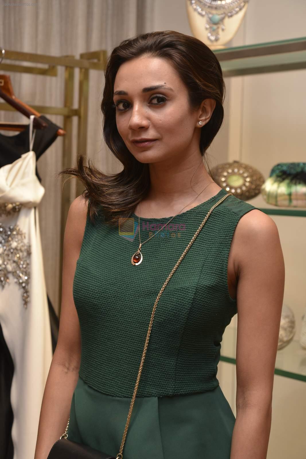 Ira Dubey at Shivani Awasty collection launch at AZA on 16th Dec 2015