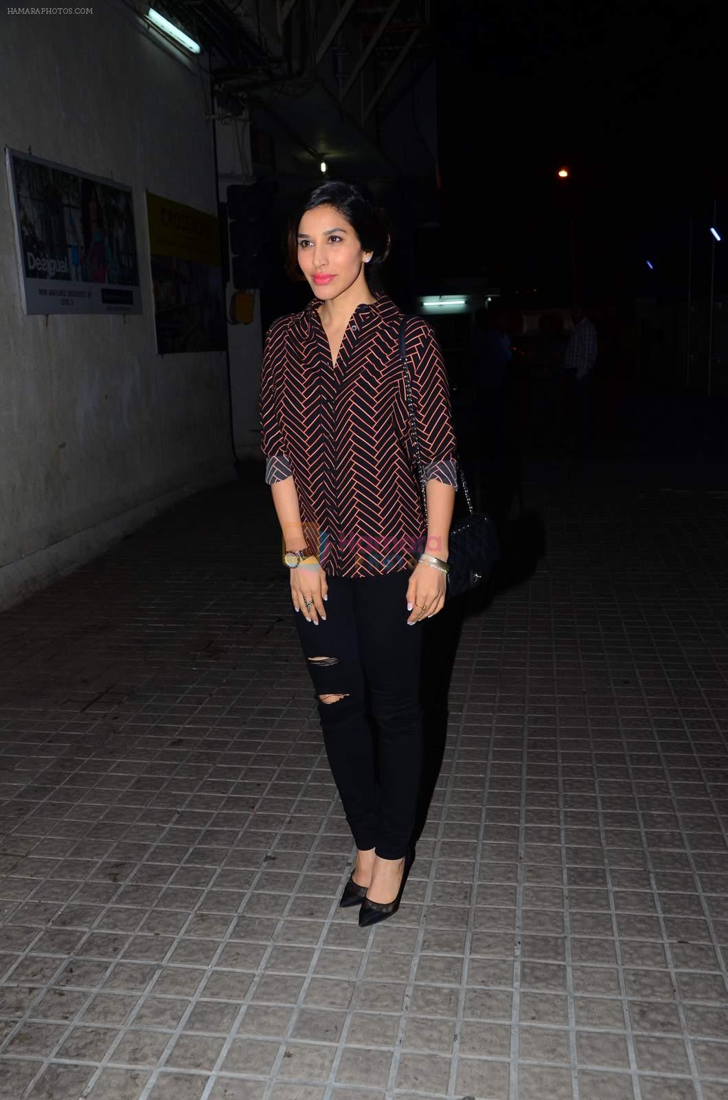 Sophie Chaudhary at Dilwale screening in PVR Juhu and PVR Andheri on 17th Dec 2015