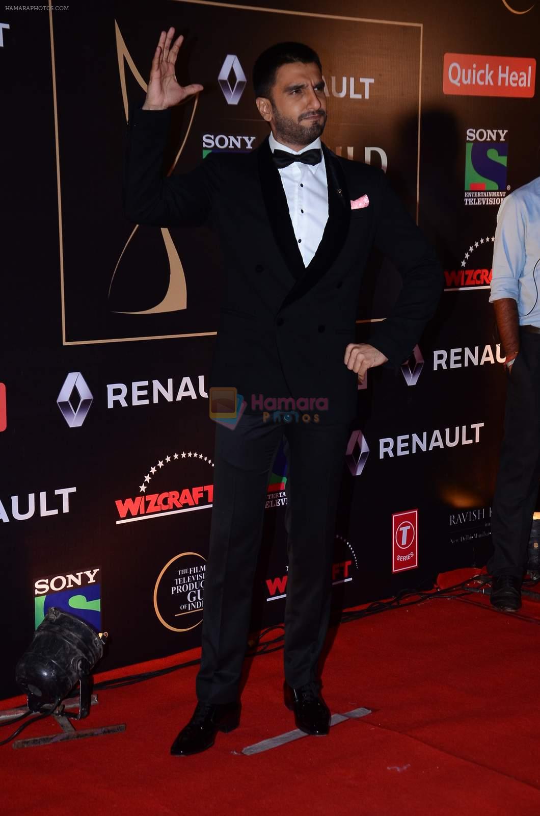 Ranveer Singh at Producer's Guild Awards on 22nd Dec 2015